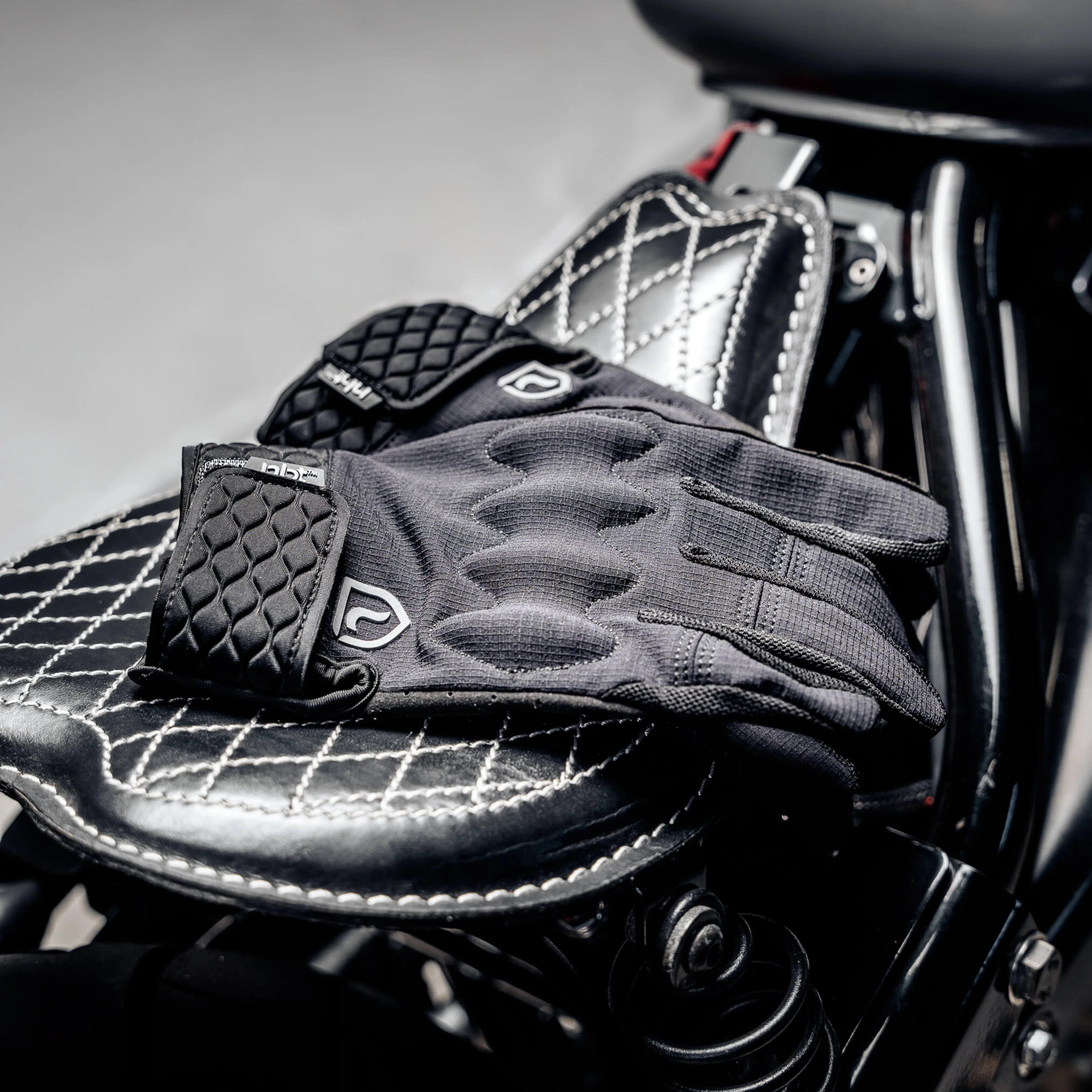 Stealth Series Moto Gloves - Image 15