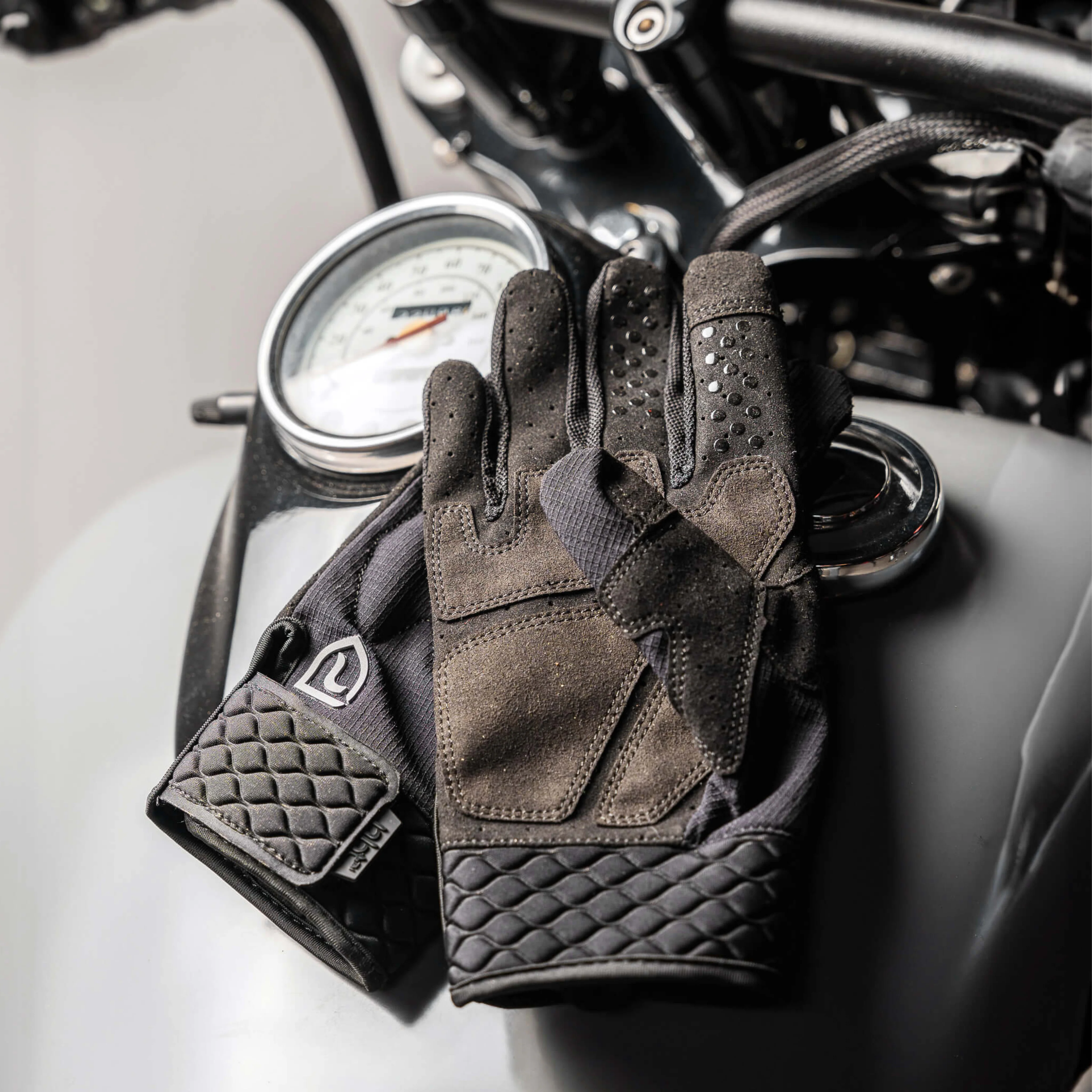 Stealth Series Moto Gloves - Image 17